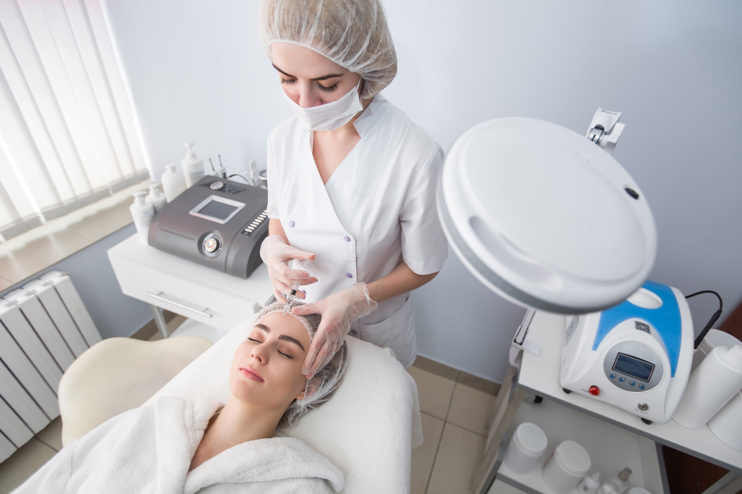 O que diferencia o farmacêutico de outros profissionais de estética?